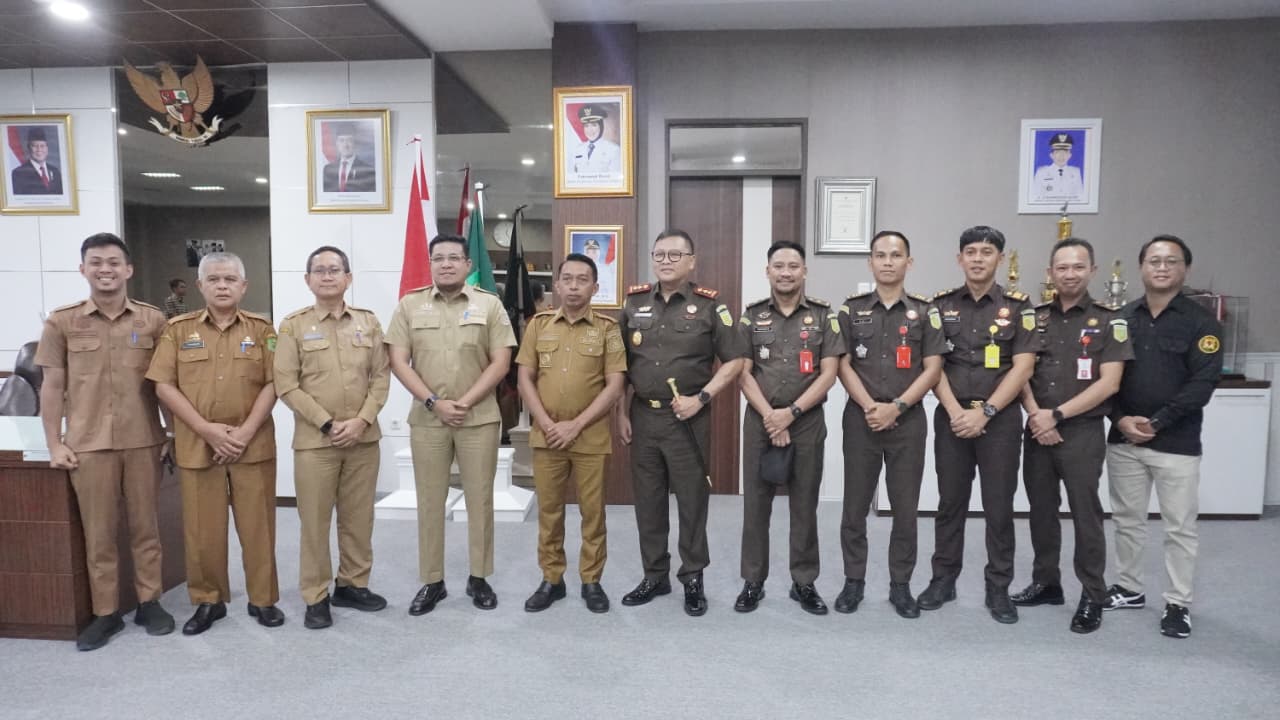 Kajari Adhy Kusumo Wibowo melakukan Kunjungan Silaturahmi ke Bupati Sidrap